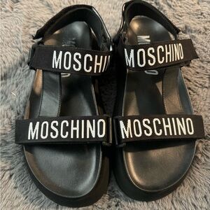 Moschino Logo-Tape Almond Toe Flat Sandals